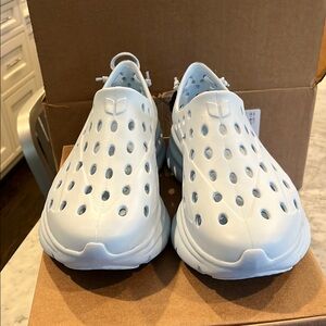 Kane Revive Sneakers - Brand New - Men’s Size 7. Color: Solid Sky (White)